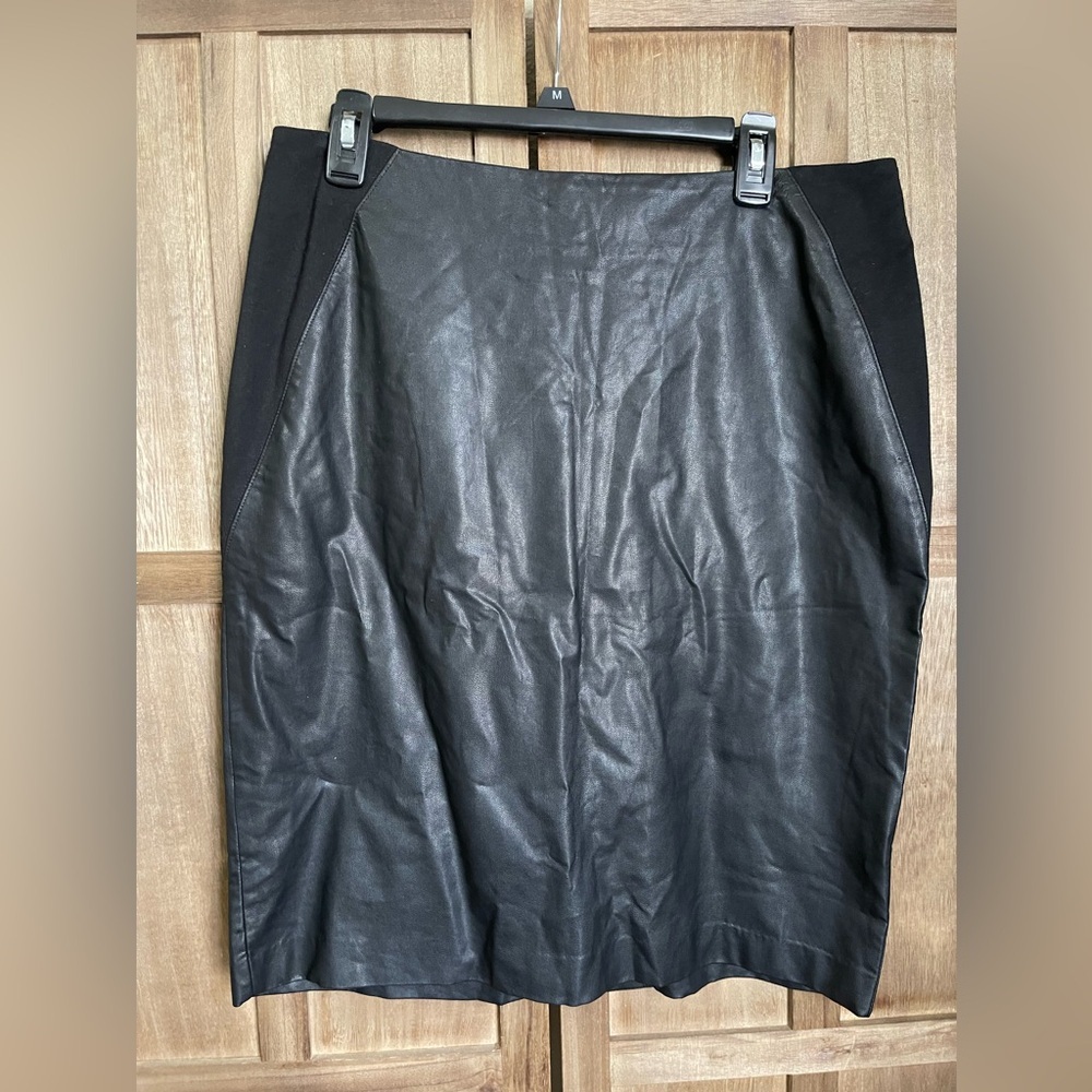 NWT Chico’s Women’s Faux Leather Mini Skirt.